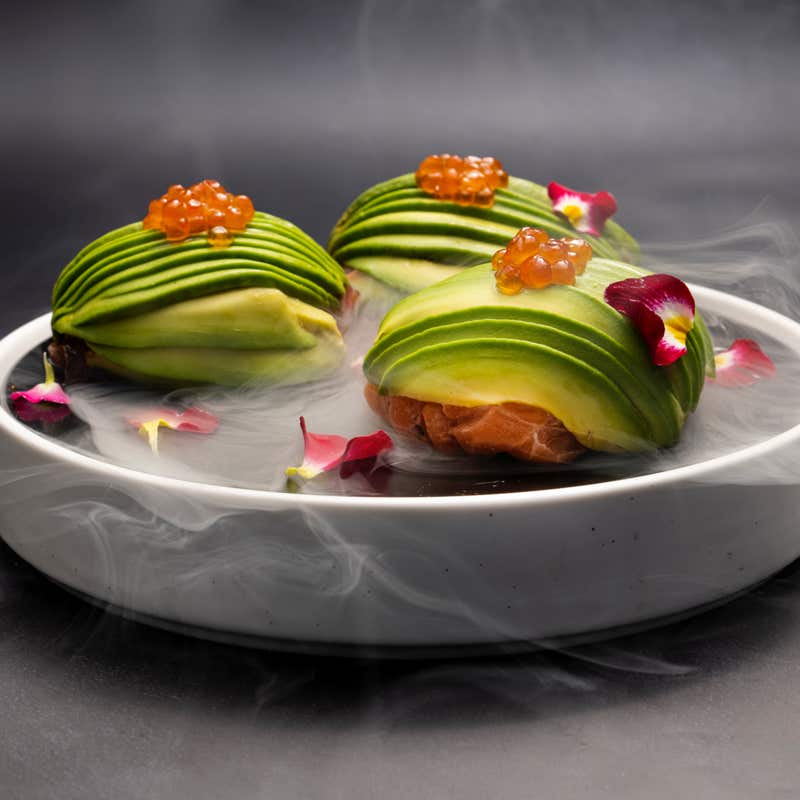 Xavi Moya Fotografía gastronómica en Barcelona de bolas de aguacate y salmón