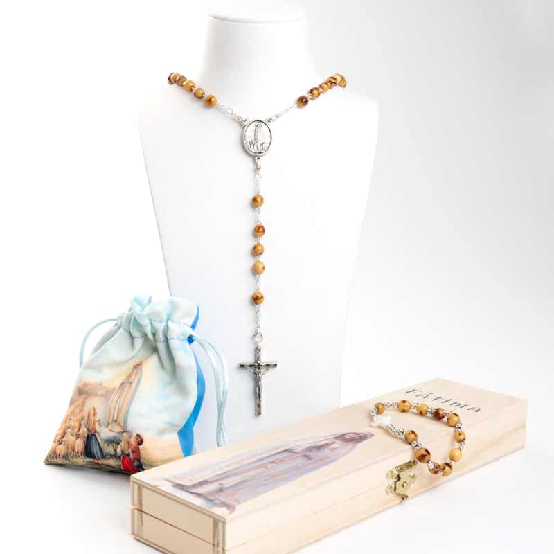 Xavi Moya Fotografía de producto en Barcelona de un rosario religioso