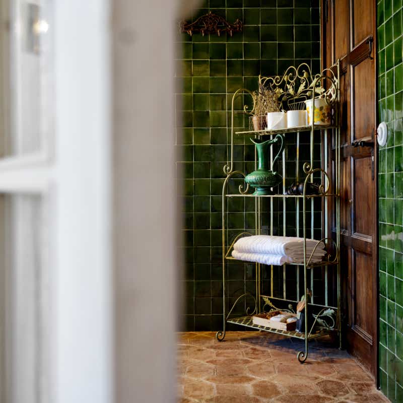 Xavi Moya Fotografía Inmobiliaria en Barcelona de un lavavo vintage