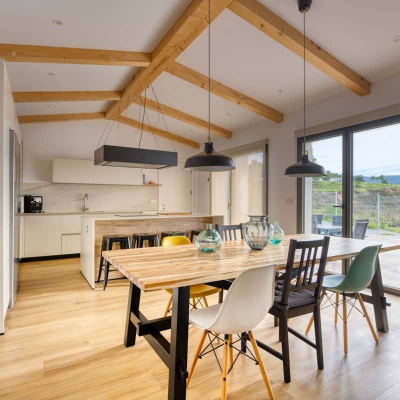 Xavi Moya Fotografía inmobiliaria de salón moderno en casa moderna